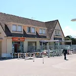 בית נופש Maison Avec Terrasses A 300m De La Juno *